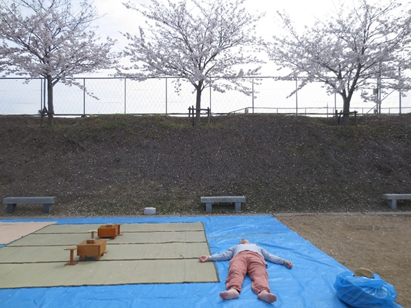 雄岡病院のお花見でのんびり