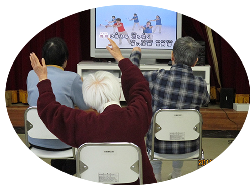 雄岡病院のカラオケ体操、外部講師さんと患者様