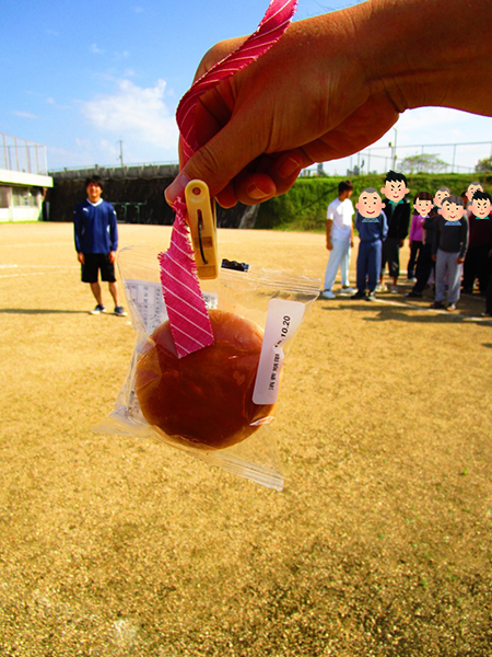 雄岡病院の秋祭り:パン食い競争