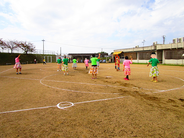 雄岡病院の秋祭り:「おさかな天国」踊り