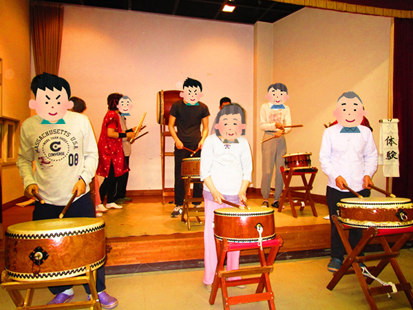 雄岡病院の秋祭り:「喜楽会」による和太鼓の演奏と体験