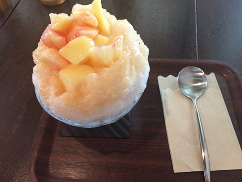 雄岡病院8月ブログ:桃のかき氷