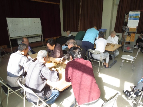 雄岡病院の将棋大会：対局の様子2