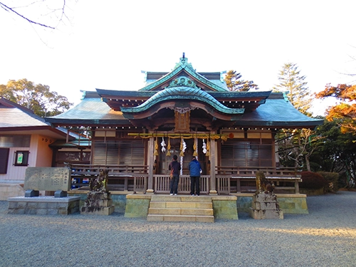 雄岡病院スポーツクラブ:雌岡山の神出神社