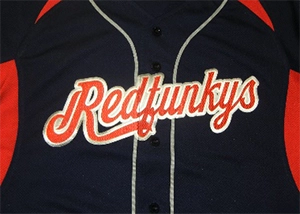 雄岡病院スポーツクラブ：ソフトボールチーム「レッドファンキーズ」：二代目ユニフォーム