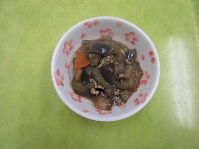 雄岡病院の栄養課のブログ：夏野菜のレシピ：茄子と挽肉の甘辛炒め