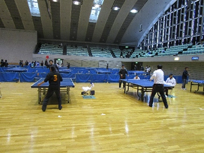 雄岡病院のレクリエーション:卓球大会風景