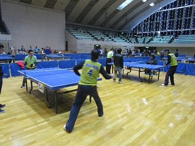 雄岡病院のレクリエーション:卓球大会風景