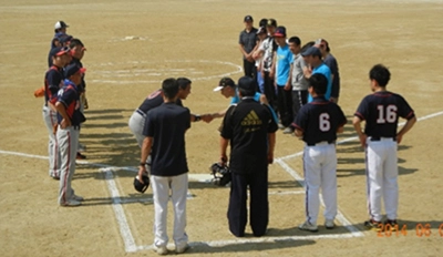 雄岡病院スポーツクラブ：ソフトボールチーム「レッドファンキーズ」：試合風景2