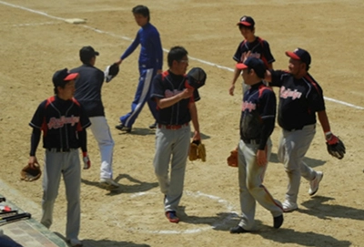 雄岡病院スポーツクラブ：ソフトボールチーム「レッドファンキーズ」：試合風景3