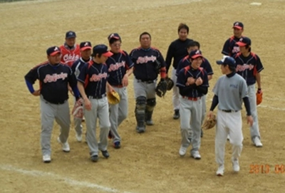 雄岡病院スポーツクラブ：ソフトボールチーム「レッドファンキーズ」：試合風景4