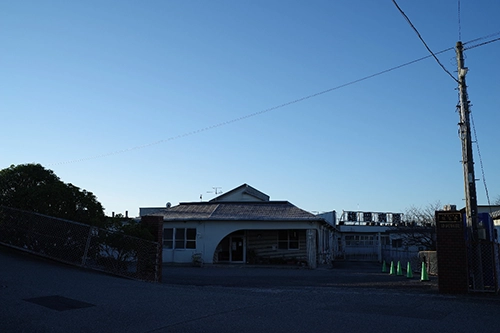 雄岡病院の新春ブログ:早朝の外観