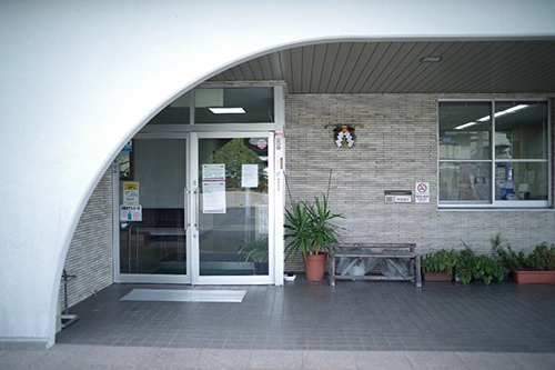 雄岡病院の新春ブログ:雄岡病院のエントランスと飾り付け