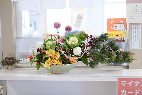 雄岡病院の新春ブログ:受付の新春の飾り付け